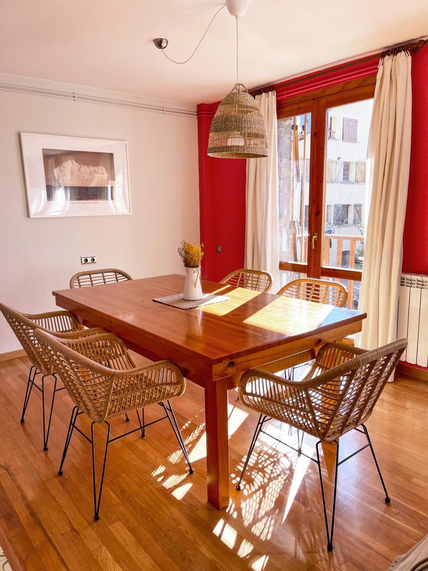 Apartamento Familiar En El Centro De Benasque Con Terraza 外观 照片